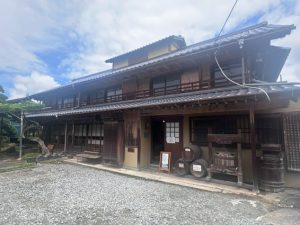 日本でも指折りの一大ワイン産地、山梨県甲州市勝沼の地 土地の個性が感じられる、自然な味わいのするワイン造り